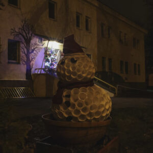 Młodzi artyści mają już swojego bałwana.